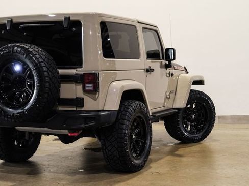Used 2017 Jeep Wrangler Rubicon AWD/4WD image 34