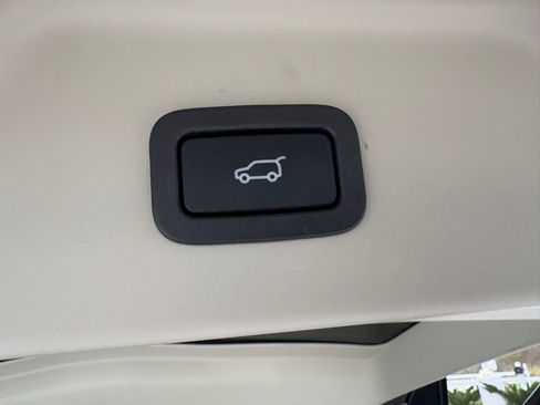 Used 2019 Land Rover Range Rover Long Wheelbase Supercharged image 25
