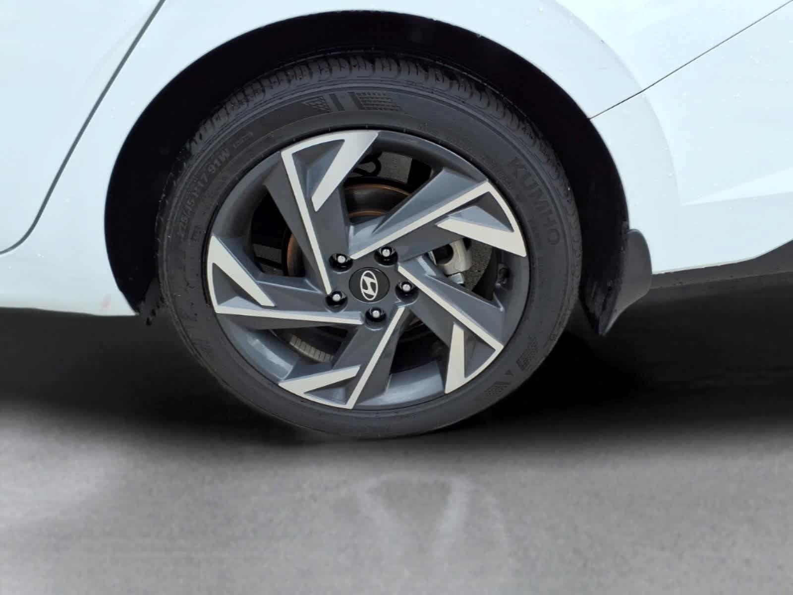 Used 2025 Hyundai Elantra Sport FWD image 9