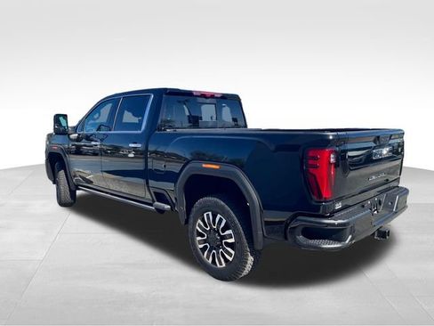 Used 2025 GMC Sierra 2500 Denali Ultimate image 5