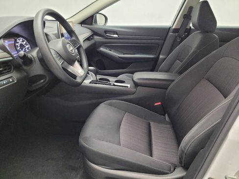 Used 2025 Nissan Altima 2.5 SV FWD image 17