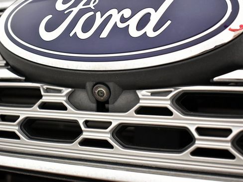 Used 2023 Ford Explorer Limited w/ Limited Technology Package image 6