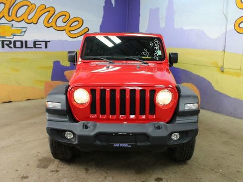 Used 2018 Jeep Wrangler Unlimited Sport w/ Cold Weather Group AWD/4WD image 3