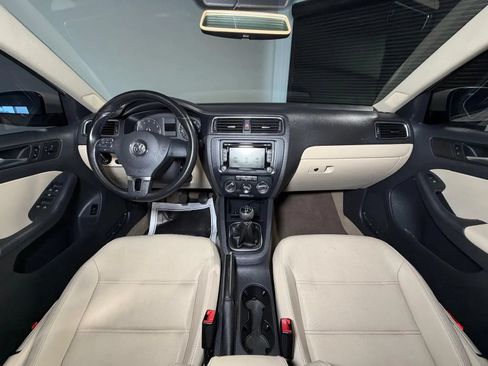 Used 2012 Volkswagen Jetta SE FWD image 18