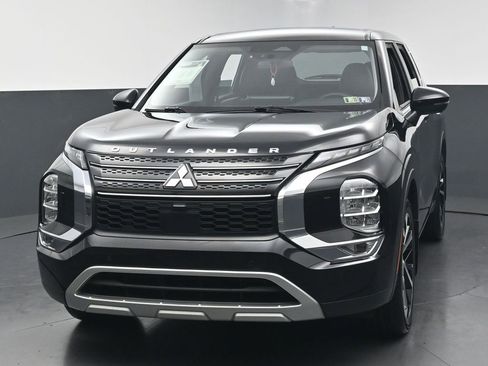 Used 2023 Mitsubishi Outlander SE AWD/4WD image 6