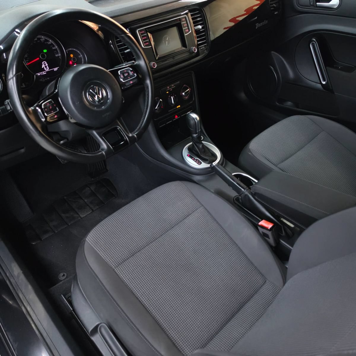 Used 2017 Volkswagen Beetle 1.8T S FWD image 19