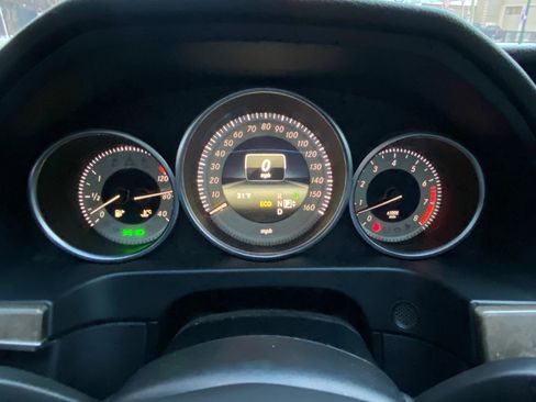 Used 2014 Mercedes-Benz E 350 4MATIC Sedan image 16