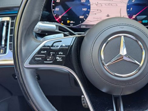 Used 2022 Mercedes-Benz S 580 4MATIC Sedan w/ AMG Line Package image 25