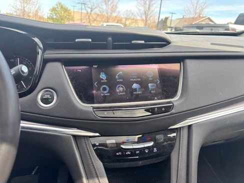 Used 2017 Cadillac XT5 Luxury w/ Driver Awareness Package AWD/4WD image 11