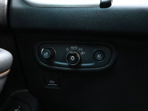 Used 2021 GMC Terrain SLT w/ LPO, Bright Accent Package FWD image 16