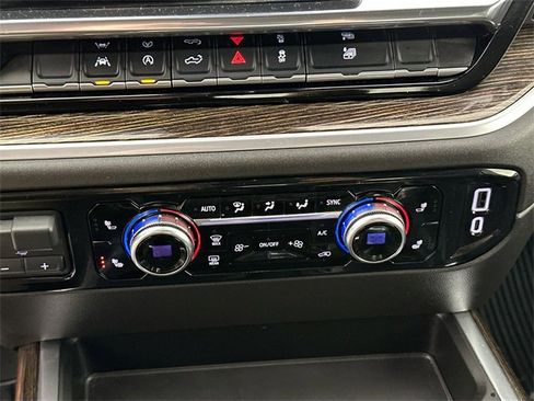 Used 2025 GMC Sierra 1500 Elevation image 14