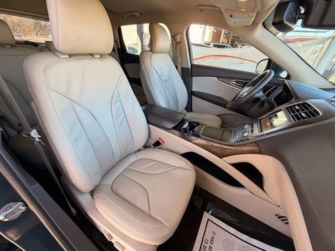 Used 2016 Lincoln MKX Select w/ Select Plus Package image 25