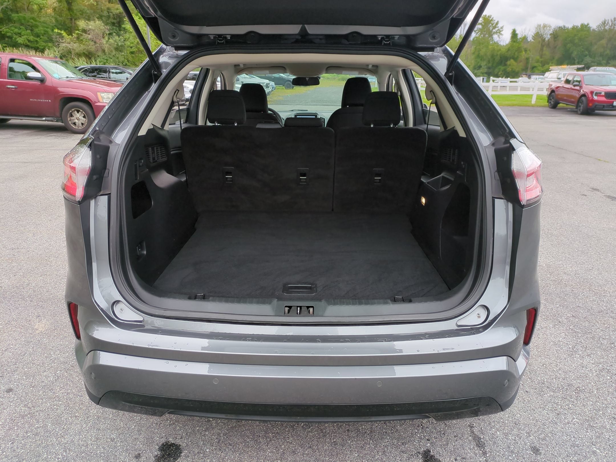 Used 2024 Ford Edge SE w/ Black Appearance Package AWD/4WD image 23