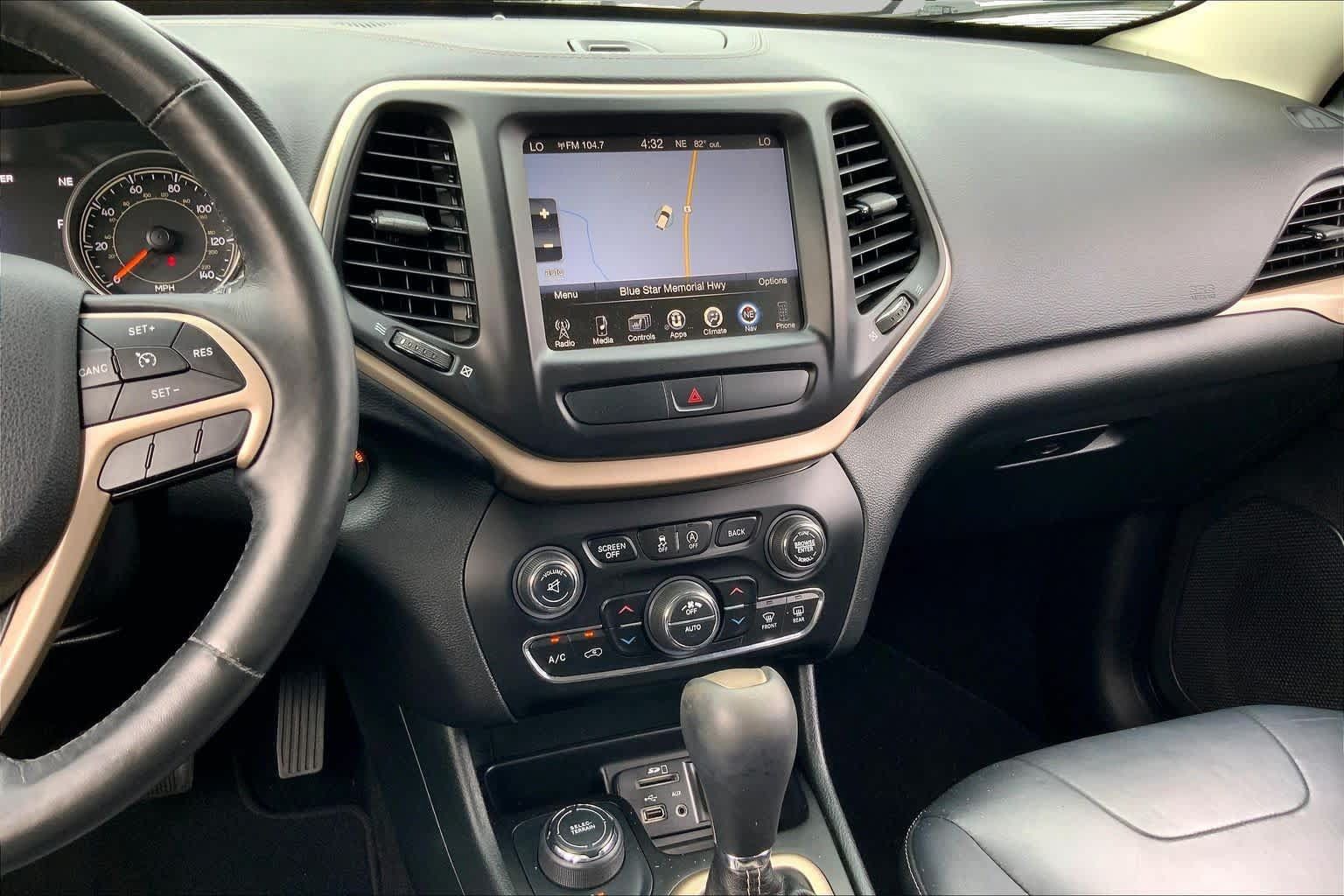 Used 2015 Jeep Cherokee Limited AWD/4WD image 7
