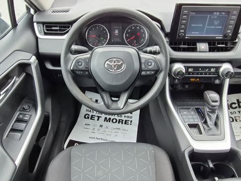 Used 2022 Toyota RAV4 XLE image 8