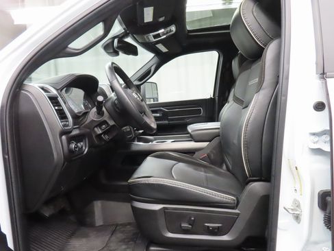 Used 2024 RAM 2500 Laramie w/ Night Edition image 9