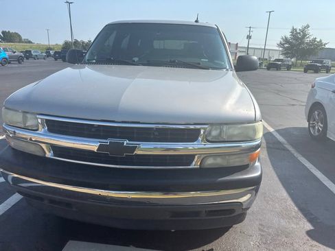 Used 2005 Chevrolet Tahoe LS RWD image 2