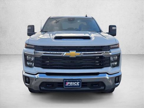 Used 2025 Chevrolet Silverado 2500 LT w/ Convenience Package AWD/4WD image 2