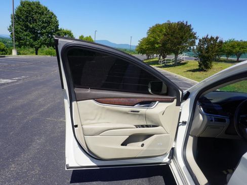 Used 2013 Cadillac XTS Luxury w/ Driver Awareness Package FWD image 12