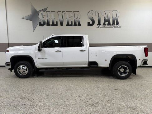 Used 2024 Chevrolet Silverado 3500 LTZ w/ LTZ Convenience Package image 11