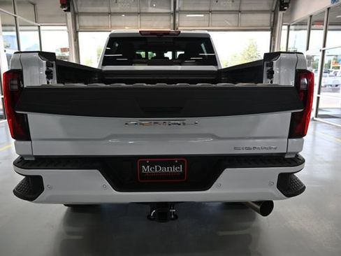 New 2026 GMC Sierra 2500 Denali Ultimate AWD/4WD image 7
