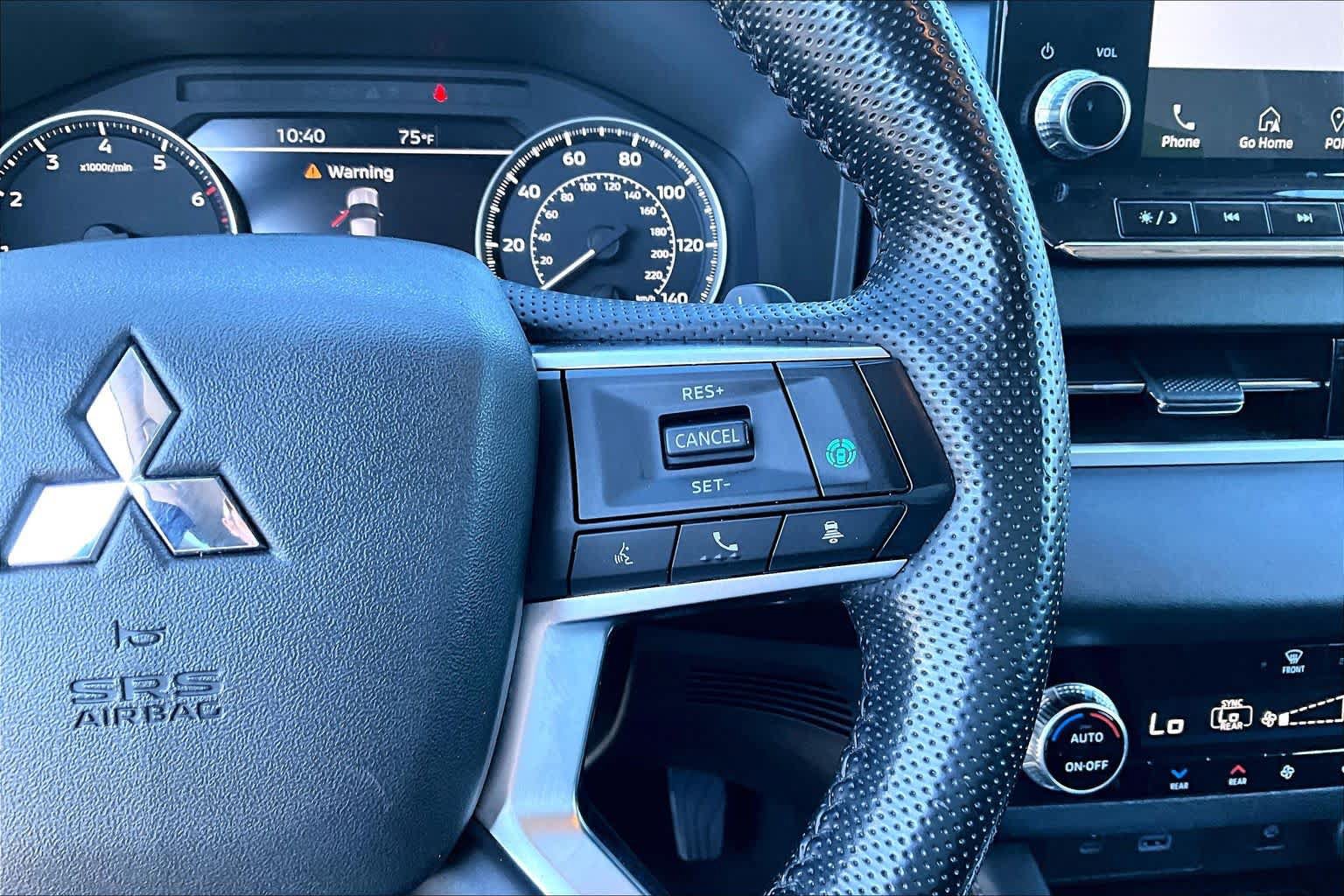 Used 2022 Mitsubishi Outlander SEL AWD/4WD image 25