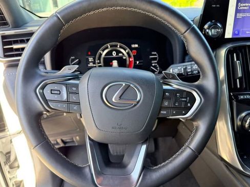 Certified 2024 Lexus LX 600 4WD w/ Premium Package image 32