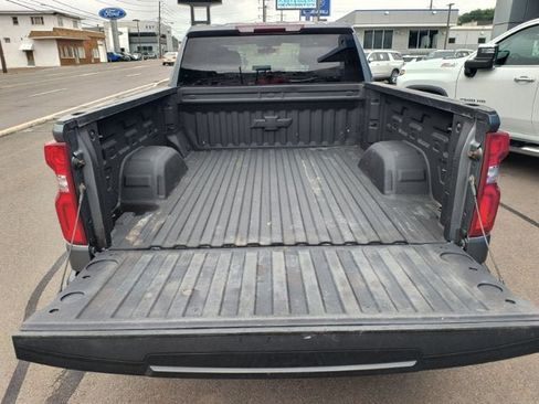 Used 2022 Chevrolet Silverado 1500 RST w/ Bed Protection Package AWD/4WD image 3