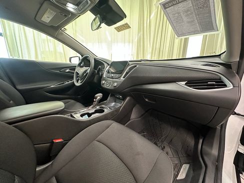 Certified 2024 Chevrolet Malibu RS w/ LPO, Floor Liner Package image 17