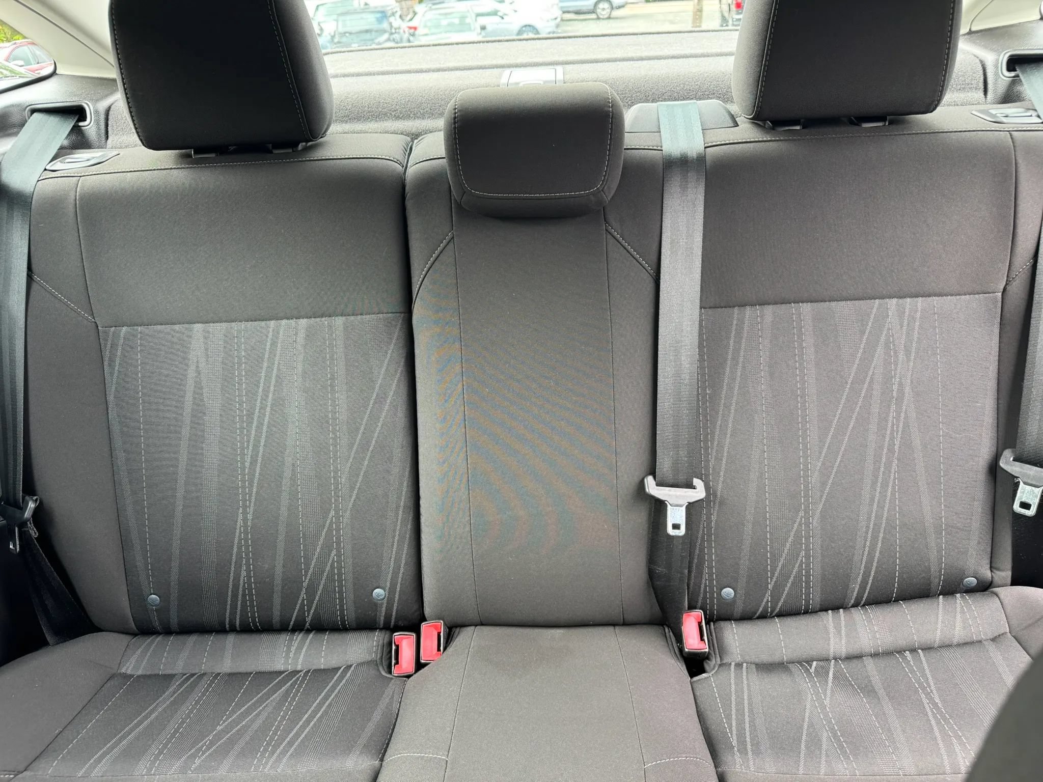 Used 2015 Ford Focus SE w/ SE Cold Weather Package FWD image 24