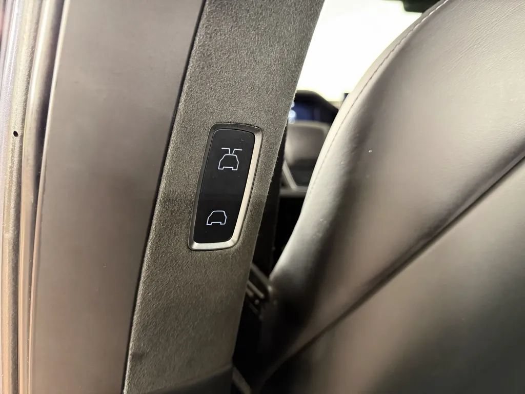 Used 2022 Tesla Model X Plaid AWD/4WD image 35