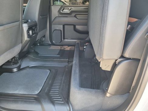Used 2024 GMC Sierra 2500 AT4 AWD/4WD image 11