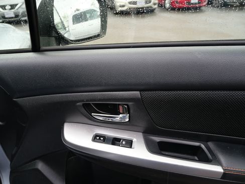 Used 2017 Subaru Crosstrek 2.0i Premium w/ Moonroof Package AWD/4WD image 21