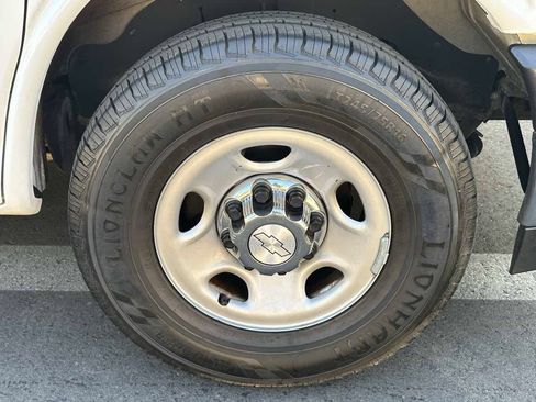 Used 2018 Chevrolet Express 3500 LT w/ LT Preferred Equipment Group RWD image 51