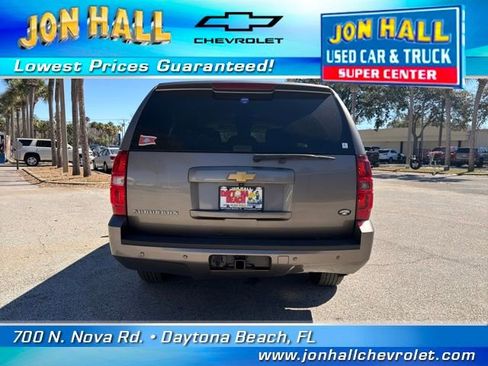 Used 2013 Chevrolet Suburban LT image 10