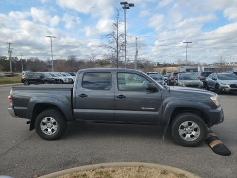 Used 2015 Toyota Tacoma PreRunner image 4