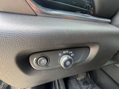 Used 2021 Chevrolet Traverse LS FWD image 6