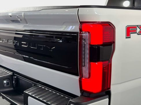 Used 2025 Ford F250 Platinum AWD/4WD image 17