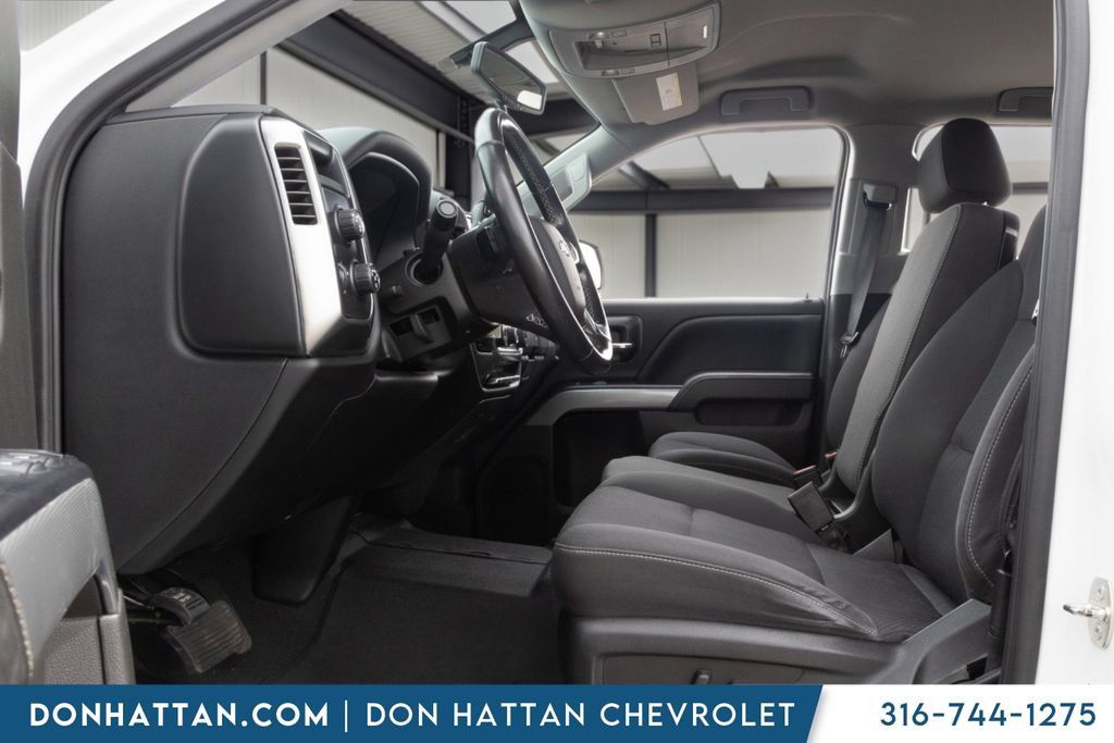 Used 2018 Chevrolet Silverado 1500 LT w/ All Star Edition AWD/4WD image 4