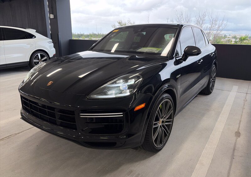 Certified 2020 Porsche Cayenne Turbo S AWD/4WD image 1