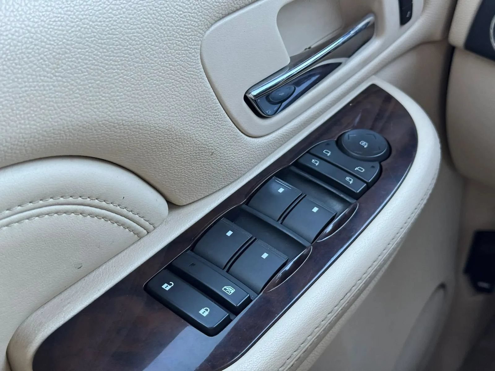 Used 2008 Cadillac Escalade AWD image 33