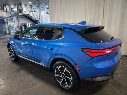 Used 2024 Chevrolet Equinox EV LT image 6