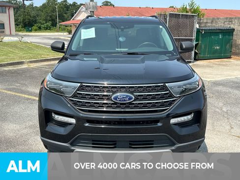 Used 2023 Ford Explorer XLT w/ Equipment Group 202A RWD image 2