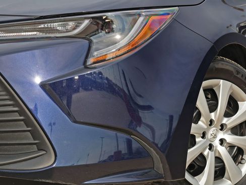 Used 2025 Toyota Corolla LE image 11