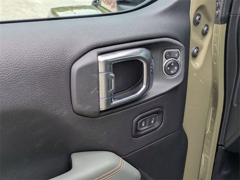 New 2025 Jeep Gladiator Mojave image 16