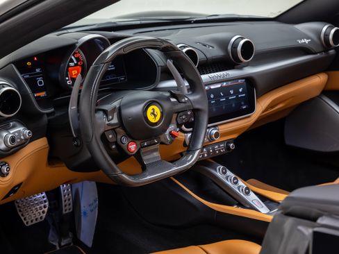 Used 2020 Ferrari Portofino RWD image 40
