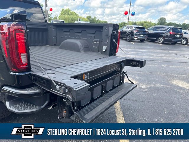 Used 2023 GMC Sierra 1500 AT4 w/ Technology Package AWD/4WD image 20