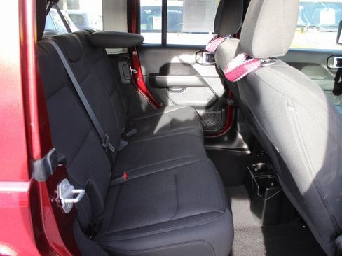 Used 2021 Jeep Wrangler Unlimited Sahara w/ LED Lighting Group image 29