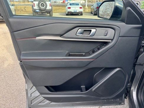 Certified 2025 Ford Explorer ST-Line w/ ST-Line Street Pack image 11