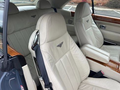 Used 2007 Bentley Azure image 21
